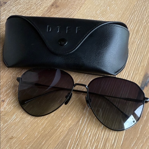 Diff Eyewear Black Aviator Sunglasses - Picture 1 of 3